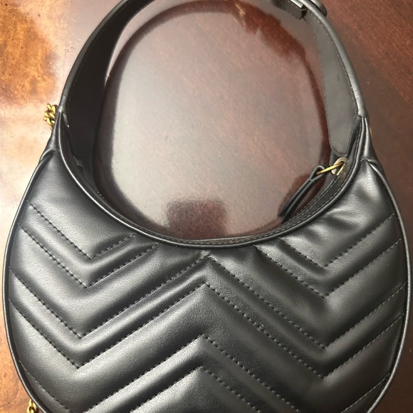 GUCCI Calfskin Matelasse Chevron Mini 
GG Marmont Half Moon Hobo Black - Picture 4 of 7